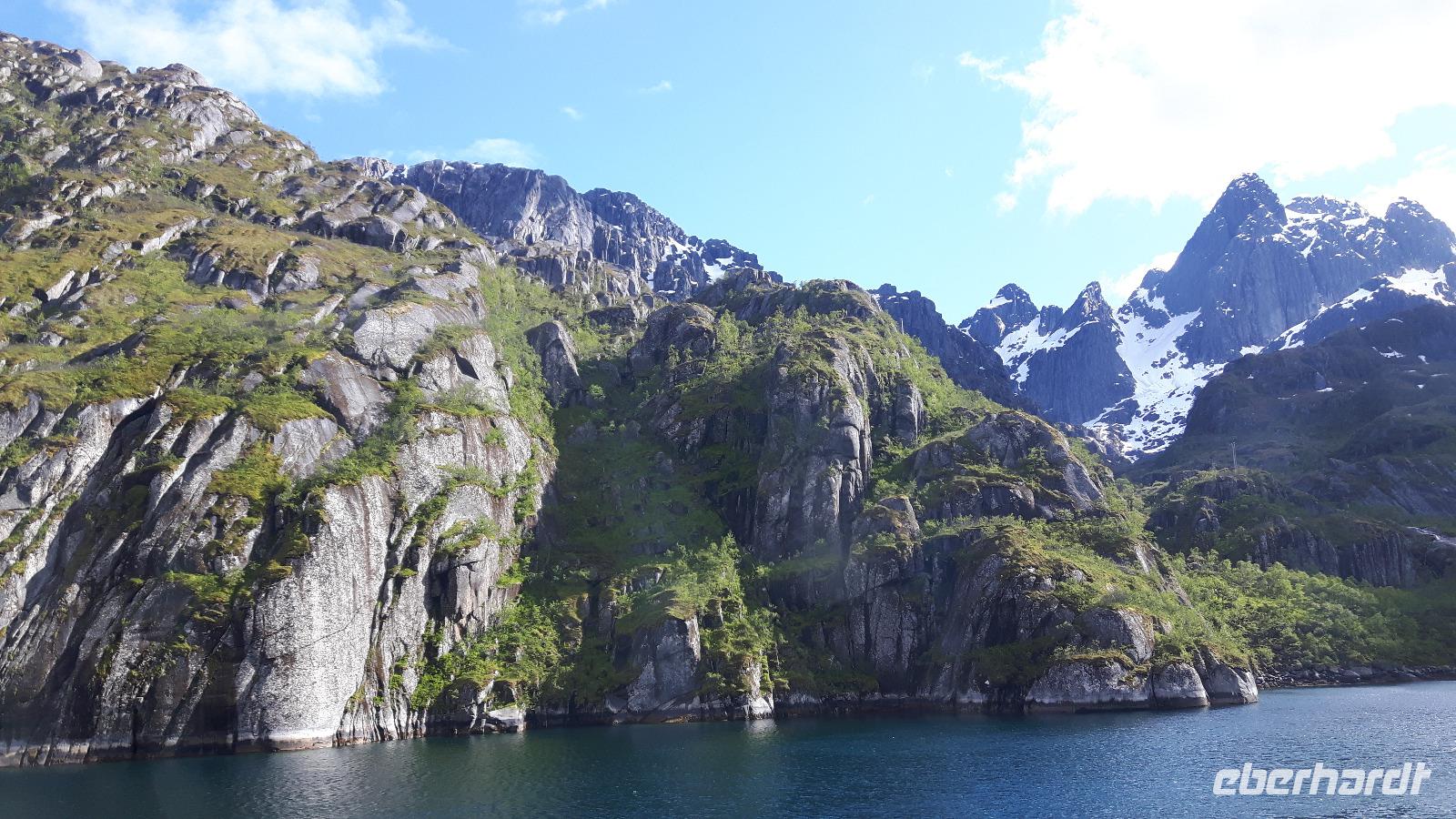 Fahrt mit der Hurtigrute von Stokmarknes nach Svolvaer (MS 