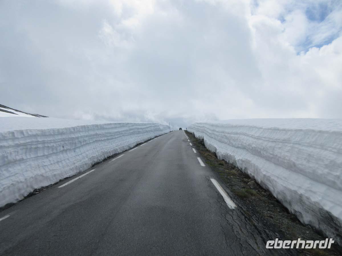 Die Schneestrasse  im Aursfjell