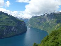 090. Blick vom Adlerkehren auf den Geirangerfjord, Norwegen, AIDAvita