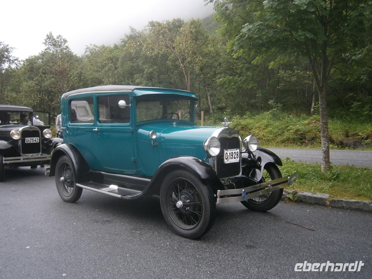 Oldtimer vor den Trollstiegen