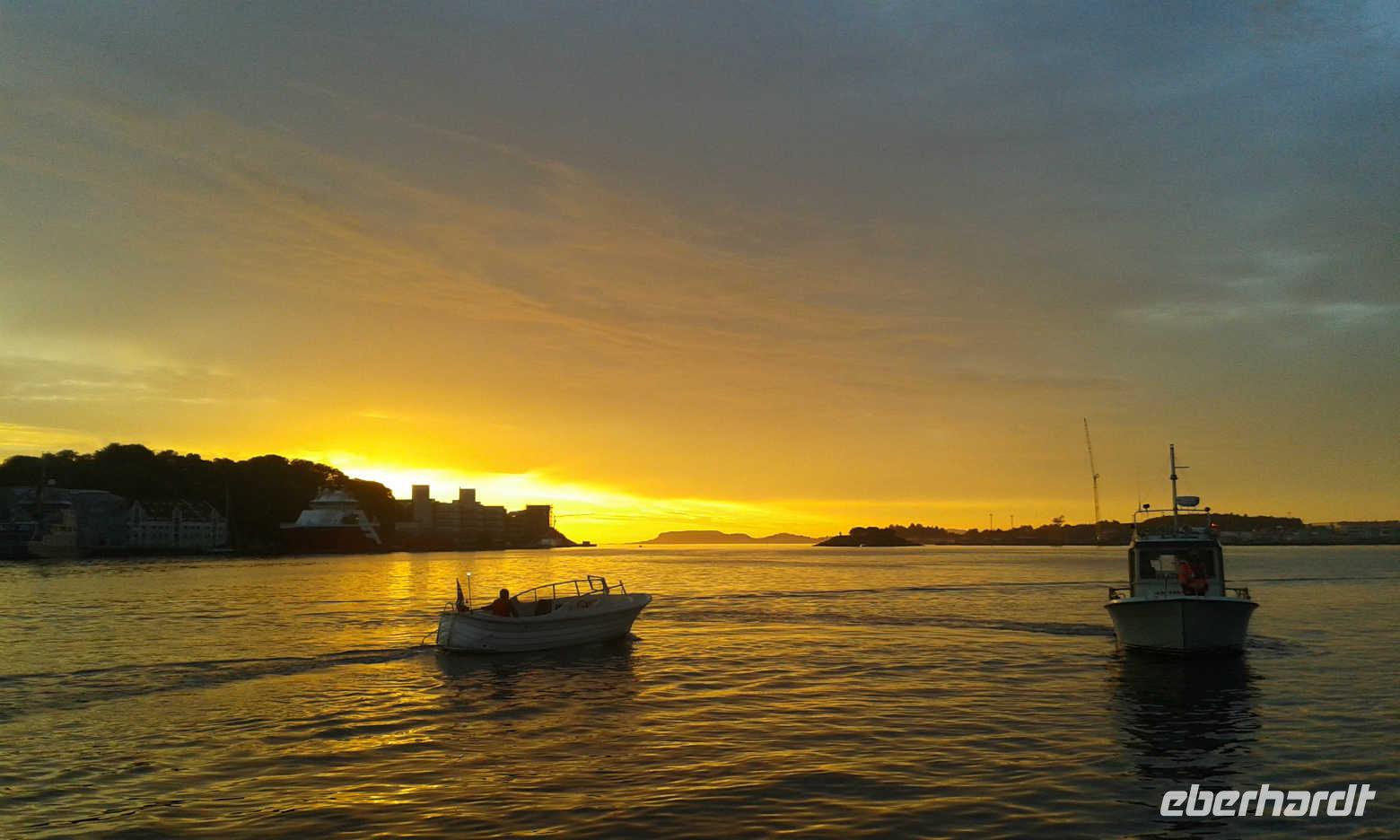 Sonnenuntergang am Fjord