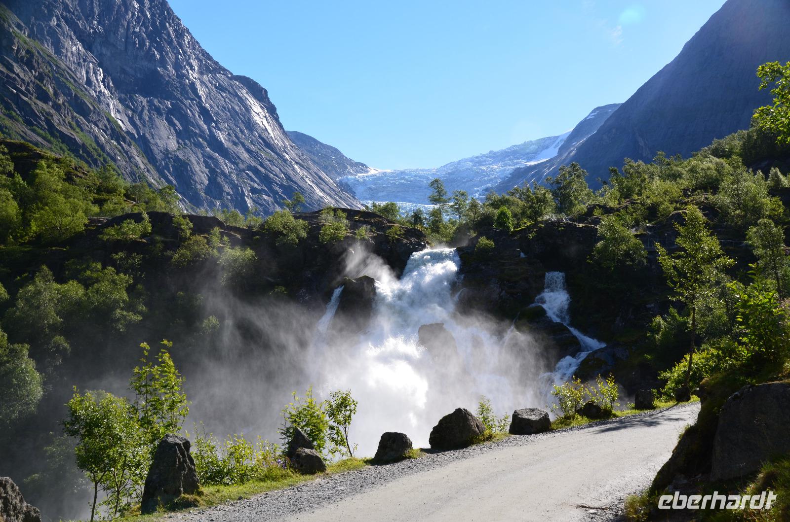 395 Wanderung zum Briksdalsbreen