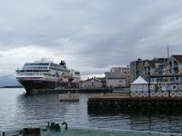 Hurtigrutenschiff in Molde