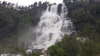 Tvindefoss Wasserfall