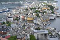 Ausblick vom Hausberg Aksla auf Alesund (5)