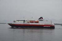 094 Molde, Einfahrt MS Polarlys