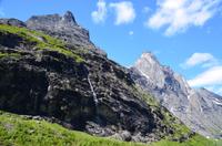 137 Trollstige, Brüder