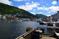 319 Bergen, Hafen mit Floien und Ulriken