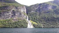 Fjordfahrt Geiranger (Wasserfall 