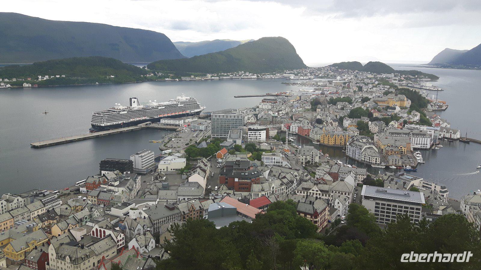 Ålesund (Ausblick vom Hausberg Aksla)