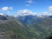 Blick auf den Geirangerfjord vom Dalsnibba - 1476m über dem Meerespiegel!