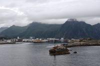 124 Lofoten, Einfahrt in Svolvaer