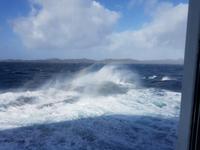 Hurtigrute, MS Finnmarken bei Wellengang