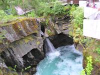 085 Wasserfall Gudbrandsbro - Blick hinein