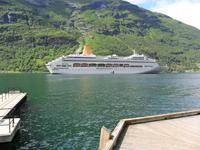 090 Geirangerfjord mit Kreuzfahrtschiff