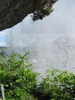 Am Steindalsfossen-Wasserfall