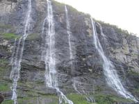 Fahrt durch den Geirangerfjord Wasserfall die Sieben Schwestern