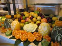 Schnitzkunst am Buffet