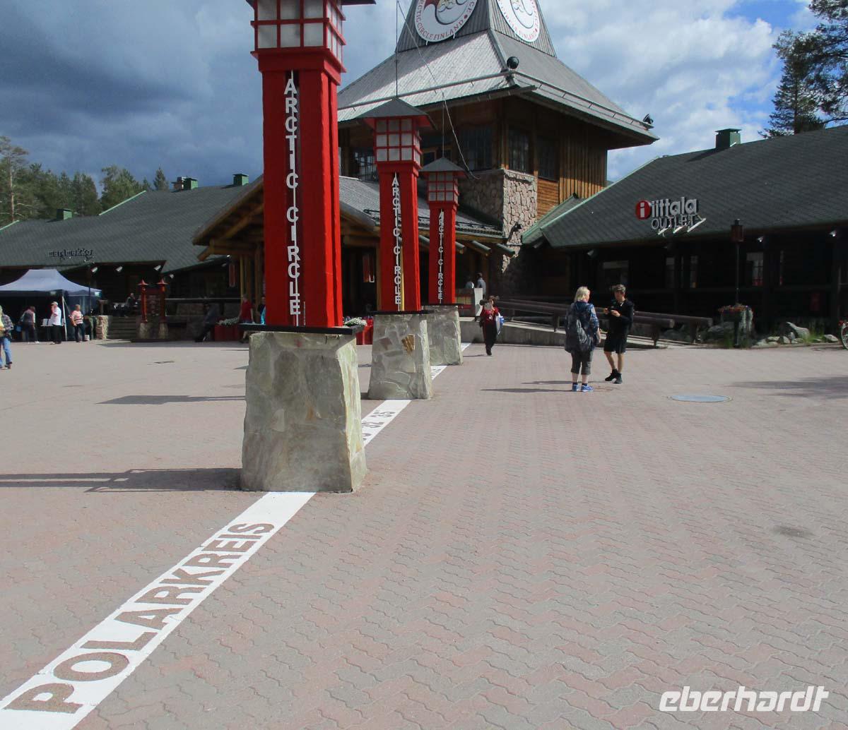 Am Polarkreis in Rovaniemi