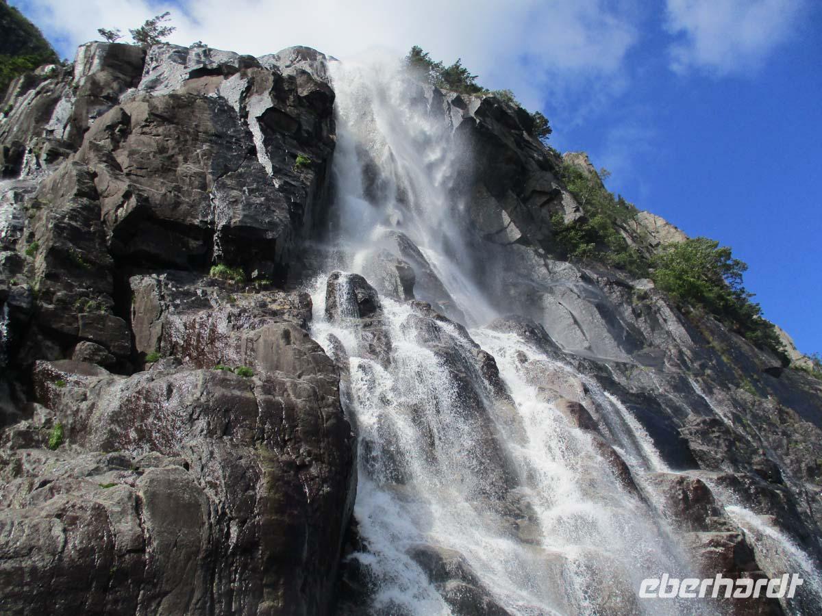  Der Hengjanefossen am Lysefjord