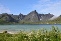 330 Lofoten, die Berge der Flakstad-Bucht