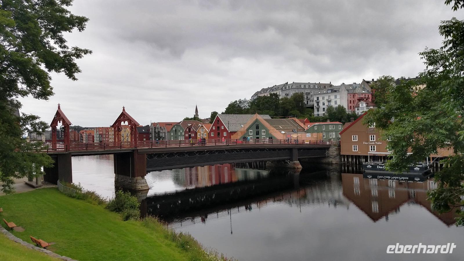 430 Trondheim, Speicherstadt und Rote Brücke