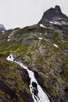 252 Auf den Aussichten der Trollstige, Stigfossen
