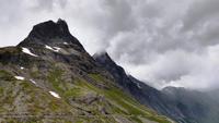 261 Auf den Aussichten der Trollstige, Drei Brüder