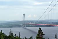 Die Högakustenbron - eine 1.867m lange HÃ€ngebrÜcke Über den ÁngermanÃ€lven - Höhe 186m - lichte Höhe 40m (Höhe der Fahrbahn Über dem GewÃ€sser)
