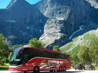 Unser Reisebus an der Trollwand