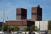 Oslo - Das Rathaus - offizielle Einweihung 1950 - Wahrzeichen der Stadt - Hier wird jährlich der Friedensnobelpreis verliehen