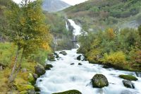 Der Briksdalsbreen - Postglaziale Landschaft unterhalb des Gletschers - Der Kleivafossen