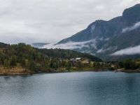 E-Bike-Tour zum Kjenndalsbreen, vorbei am See Lovatnet