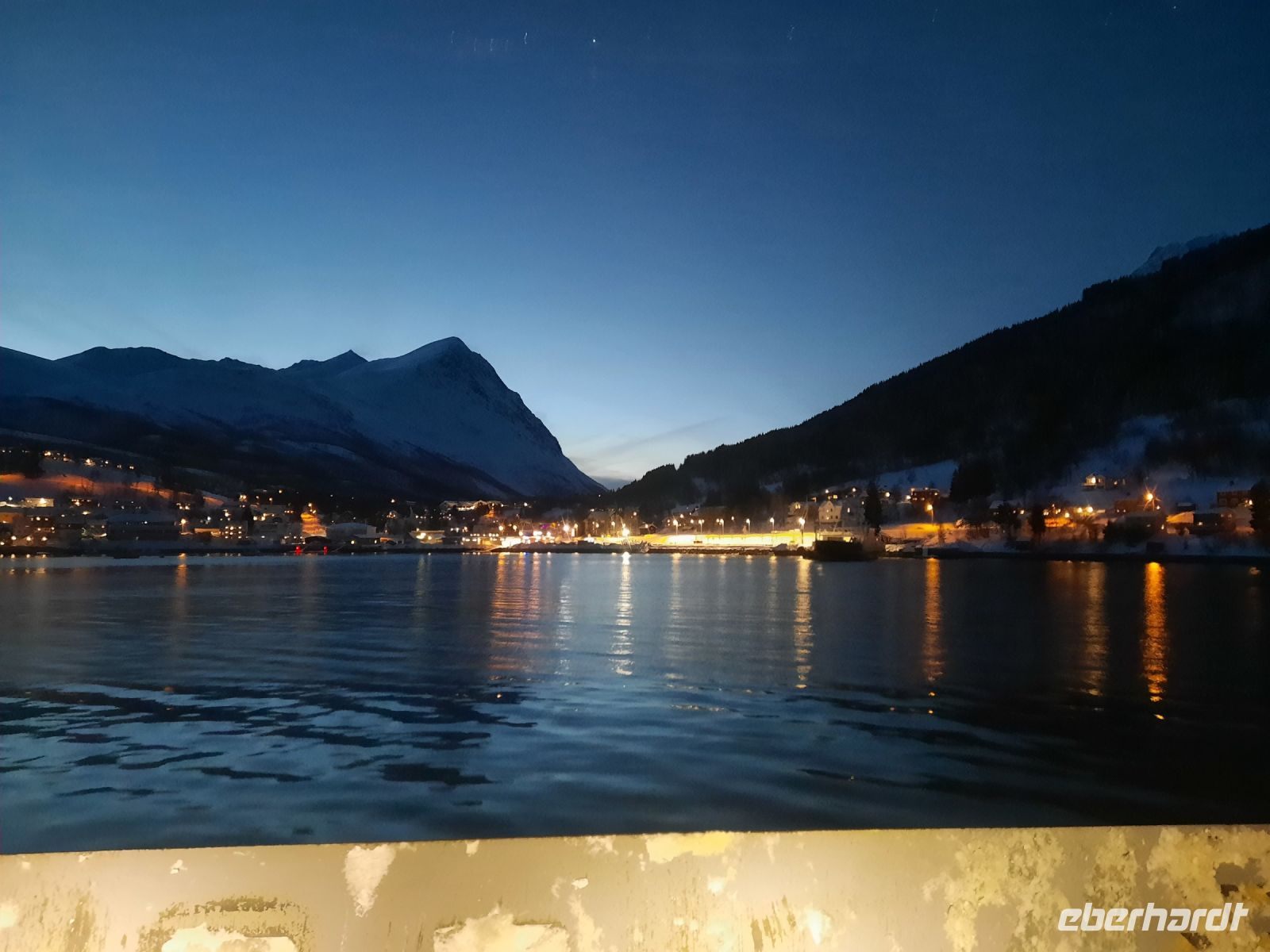 Fährüberfahrt Lyngenfjord - Ankunft in Lyngseidet