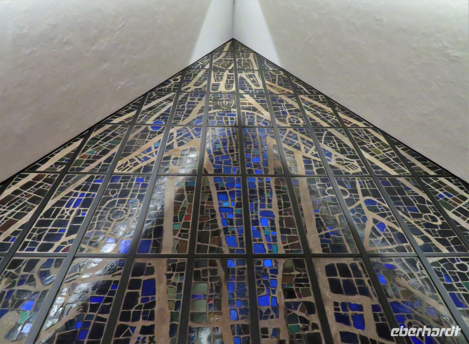 Norwegen - Tromso - Eismeerkathedrale.JPG