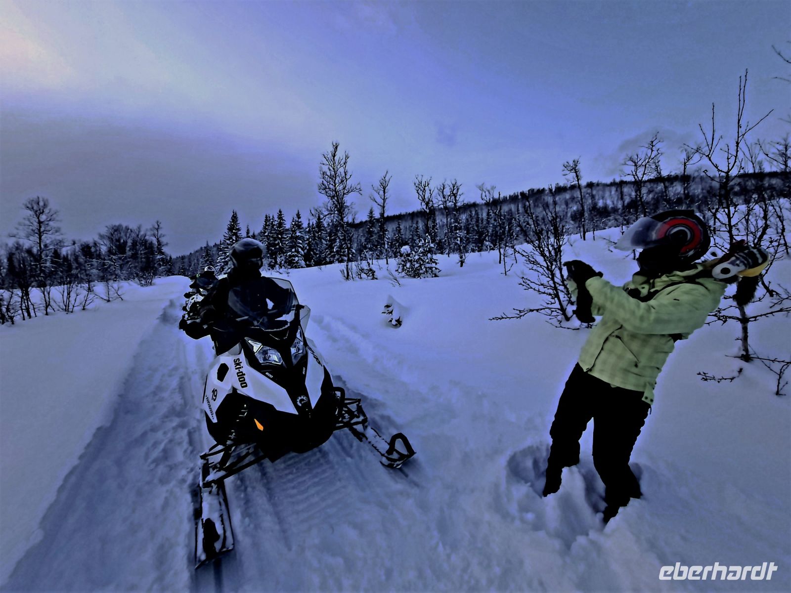 Norwegen -Motorschlitten Fahrt - next Dream Team mit Solo.JPG