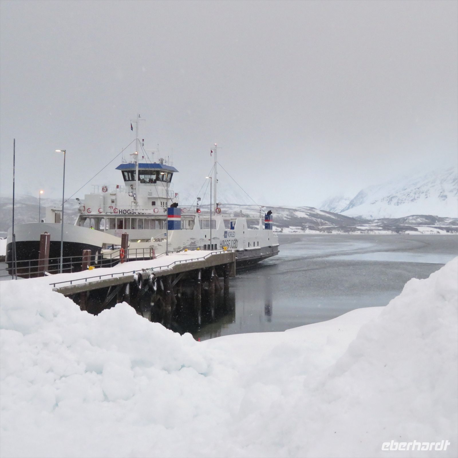 Norwegen - Fähre nach Svensby in die Lyngen Alpen.jpg
