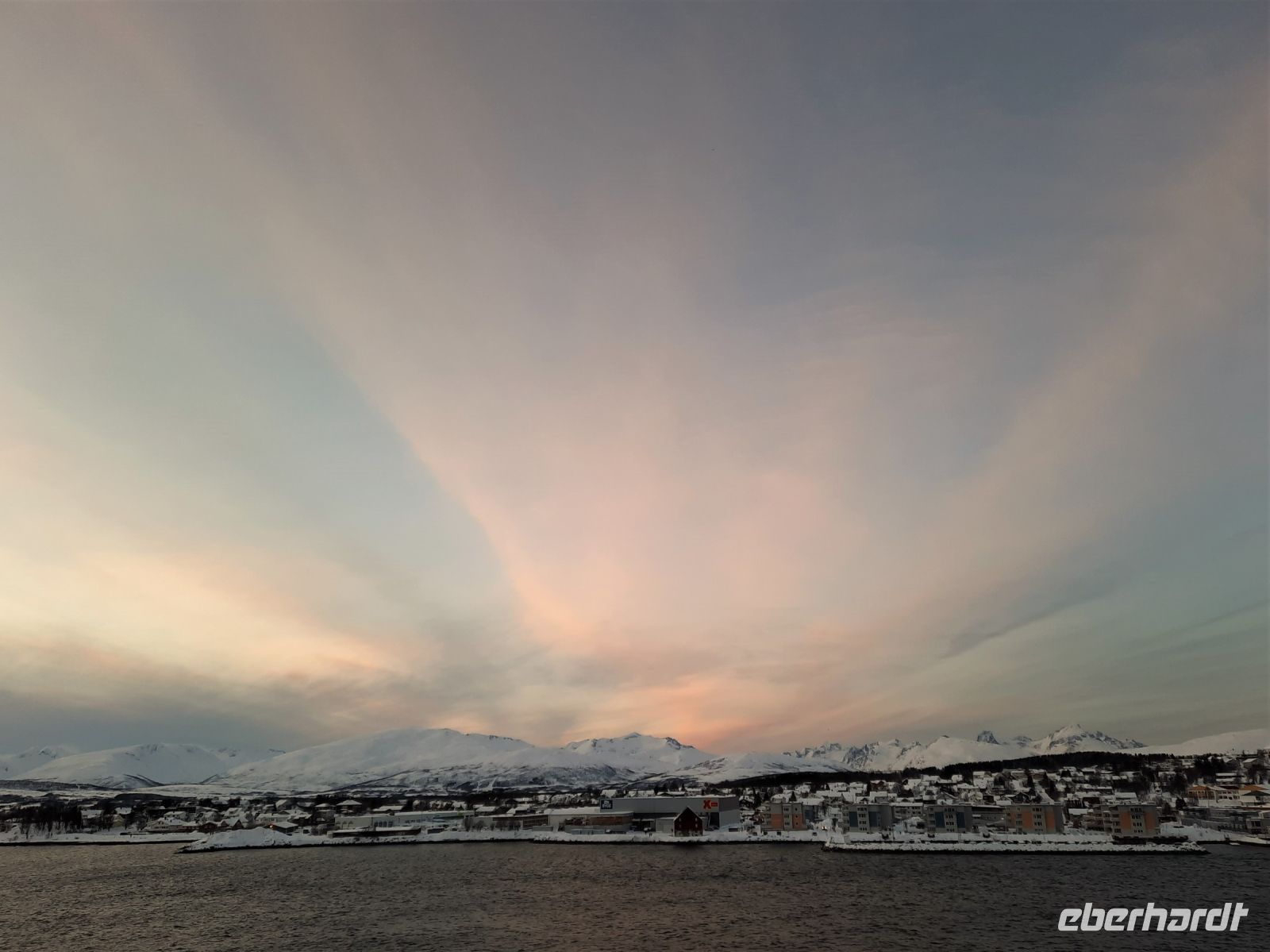 Norwegen - Blick auf Tromso vom Schiff.jpg