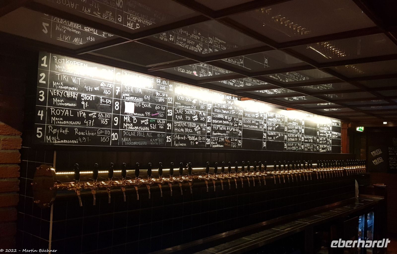 Tromsø - Ølhallen - der älteste Pub von Tromsø - eröffnet 1928 - Treff legendärer Eisbärenjäger der Arktis