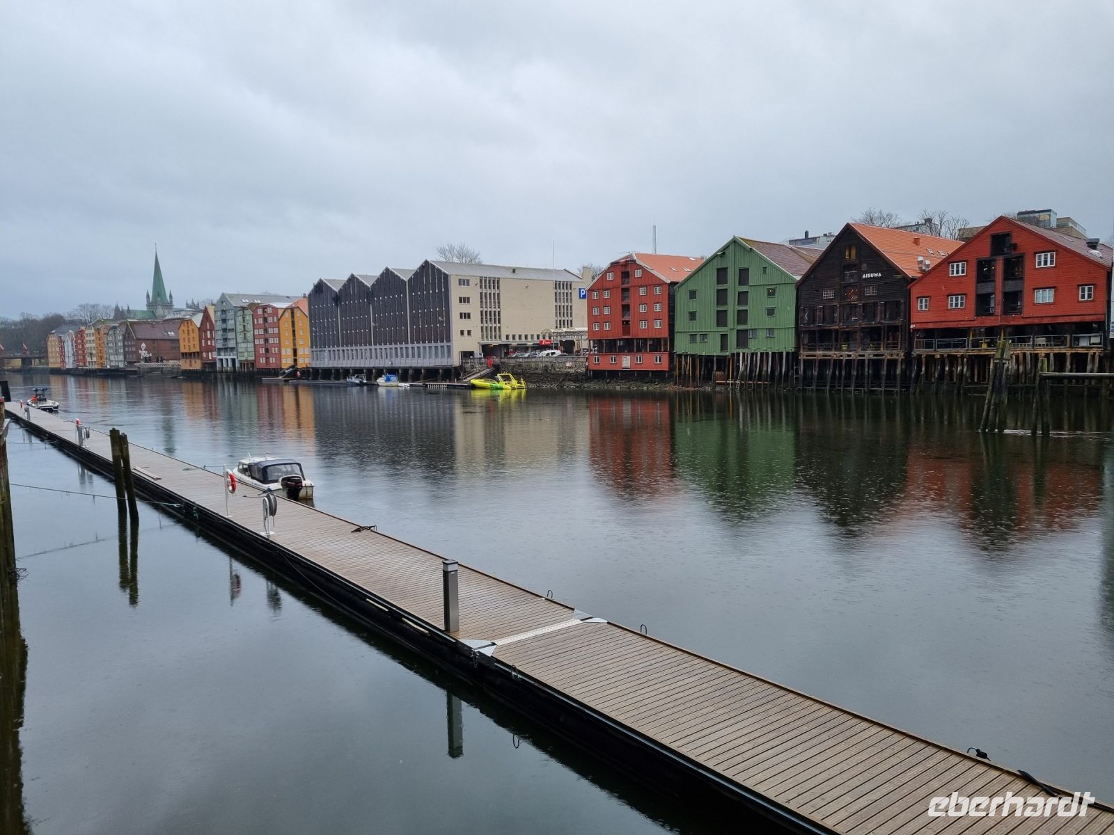 Trondheim - Speicherhäuser am Fluss Nidelva