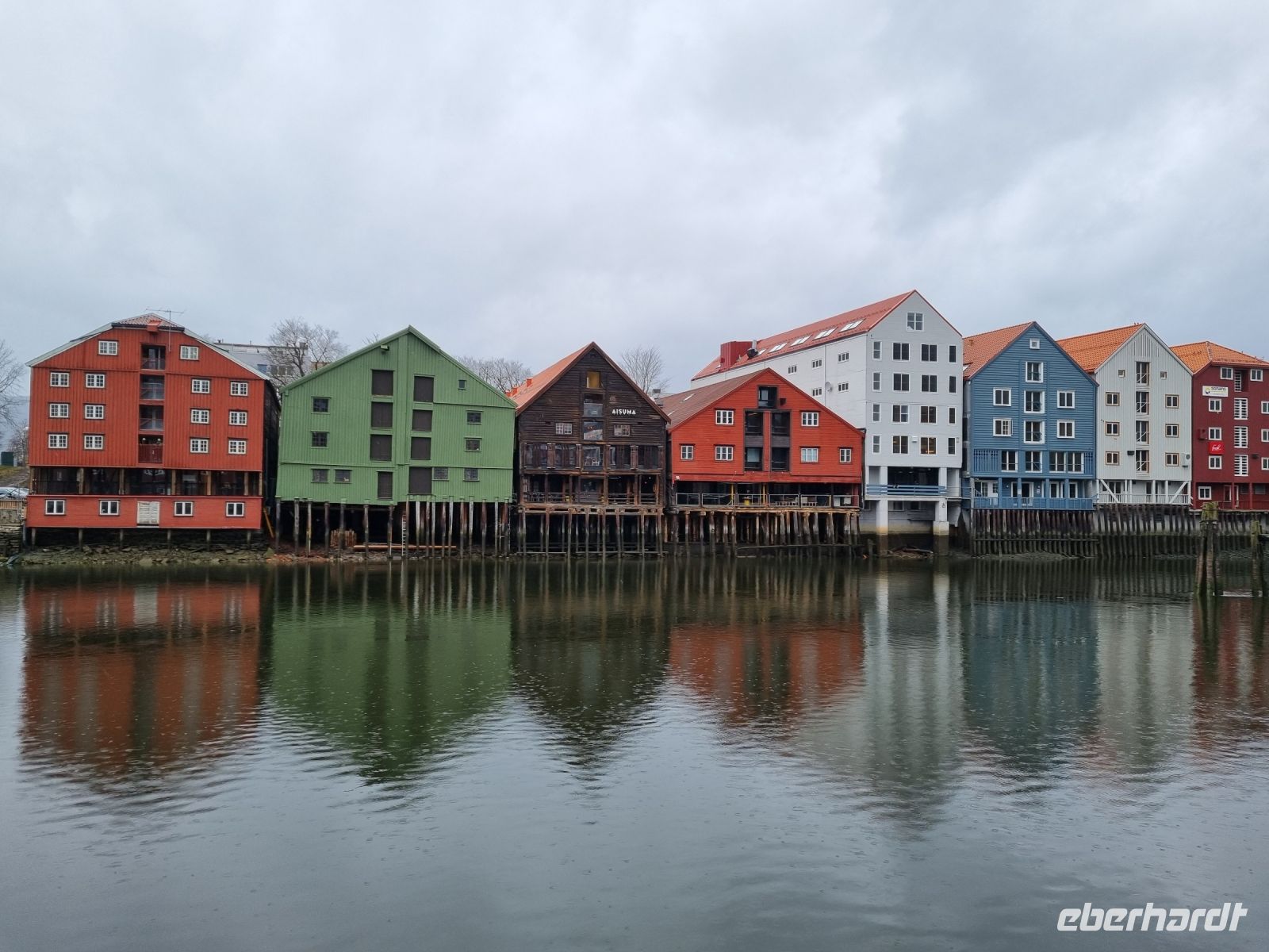 Trondheim - Speicherhäuser am Fluss Nidelva