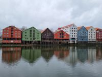 Trondheim - Speicherhäuser am Fluss Nidelva