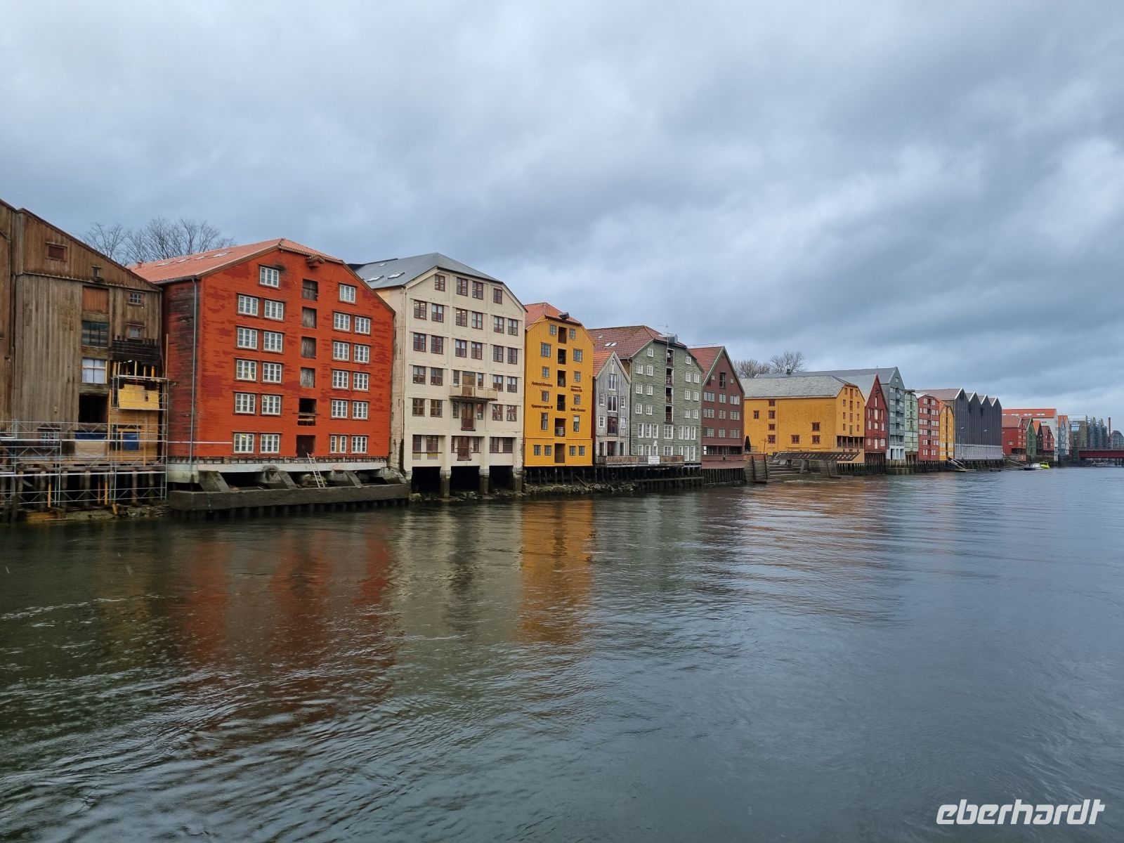 Trondheim - Speicherhäuser am Fluss Nidelva