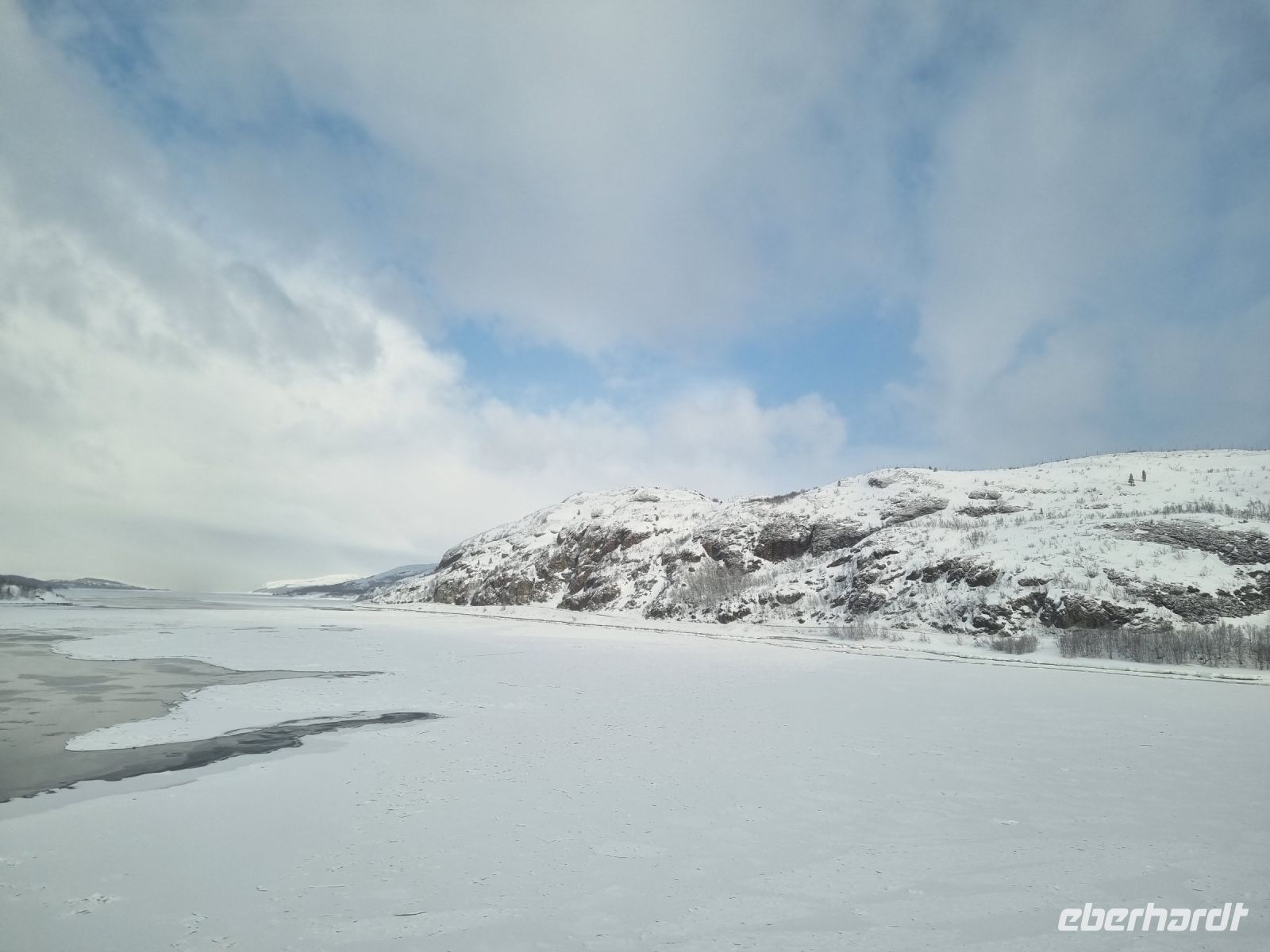Kirkenes - Fahrt über den Grenzfluss Pasvikelva