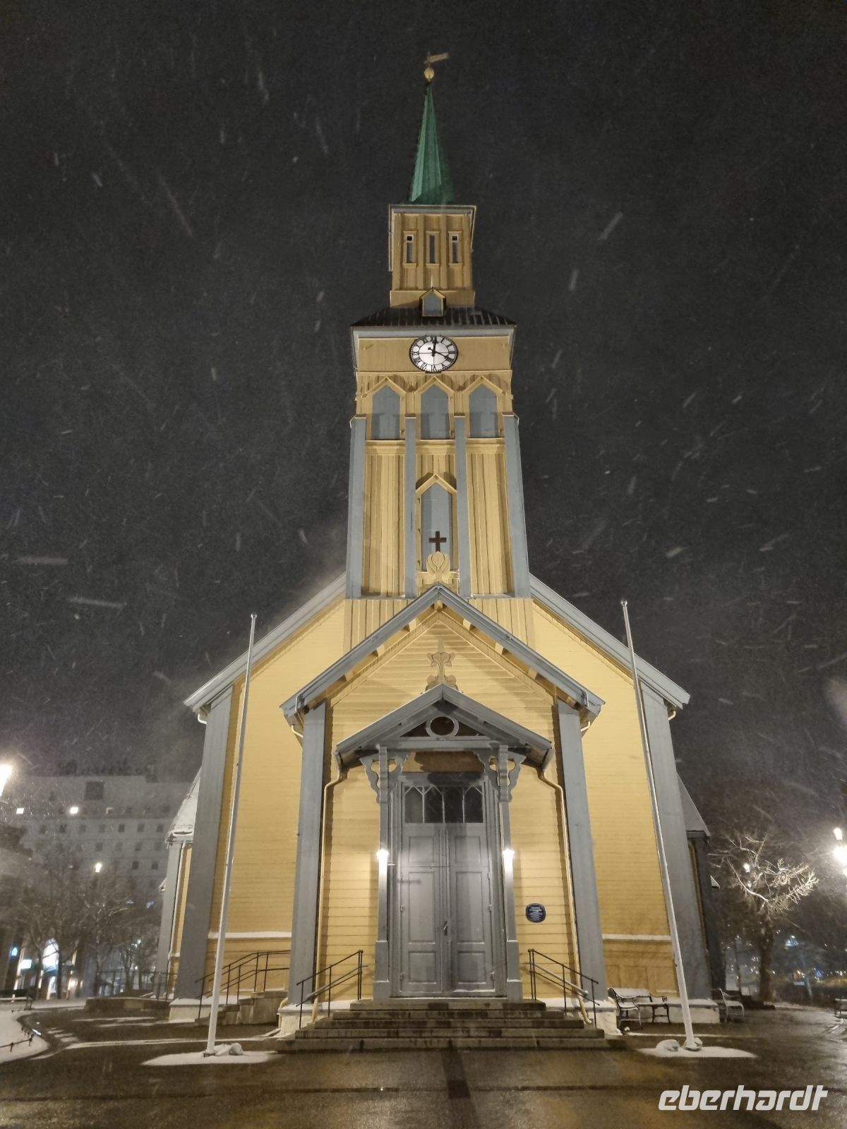 Tromsø bei Nacht... (Domkirche)