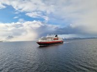 ...unterwegs zwischen Ørnes und Nesna... - Treffen mit der nordwärts gehenden 