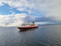 ...unterwegs zwischen Ørnes und Nesna... - Treffen mit der nordwärts gehenden 