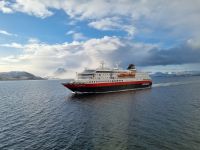 ...unterwegs zwischen Ørnes und Nesna... - Treffen mit der nordwärts gehenden 