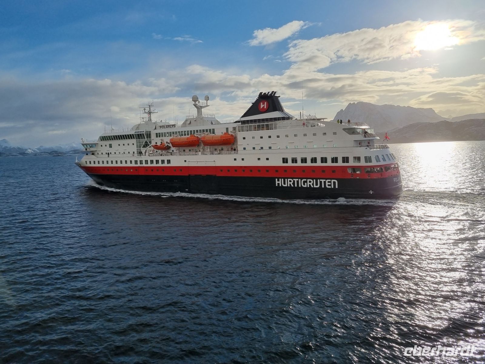 ...unterwegs zwischen Ørnes und Nesna... - Treffen mit der nordwärts gehenden 