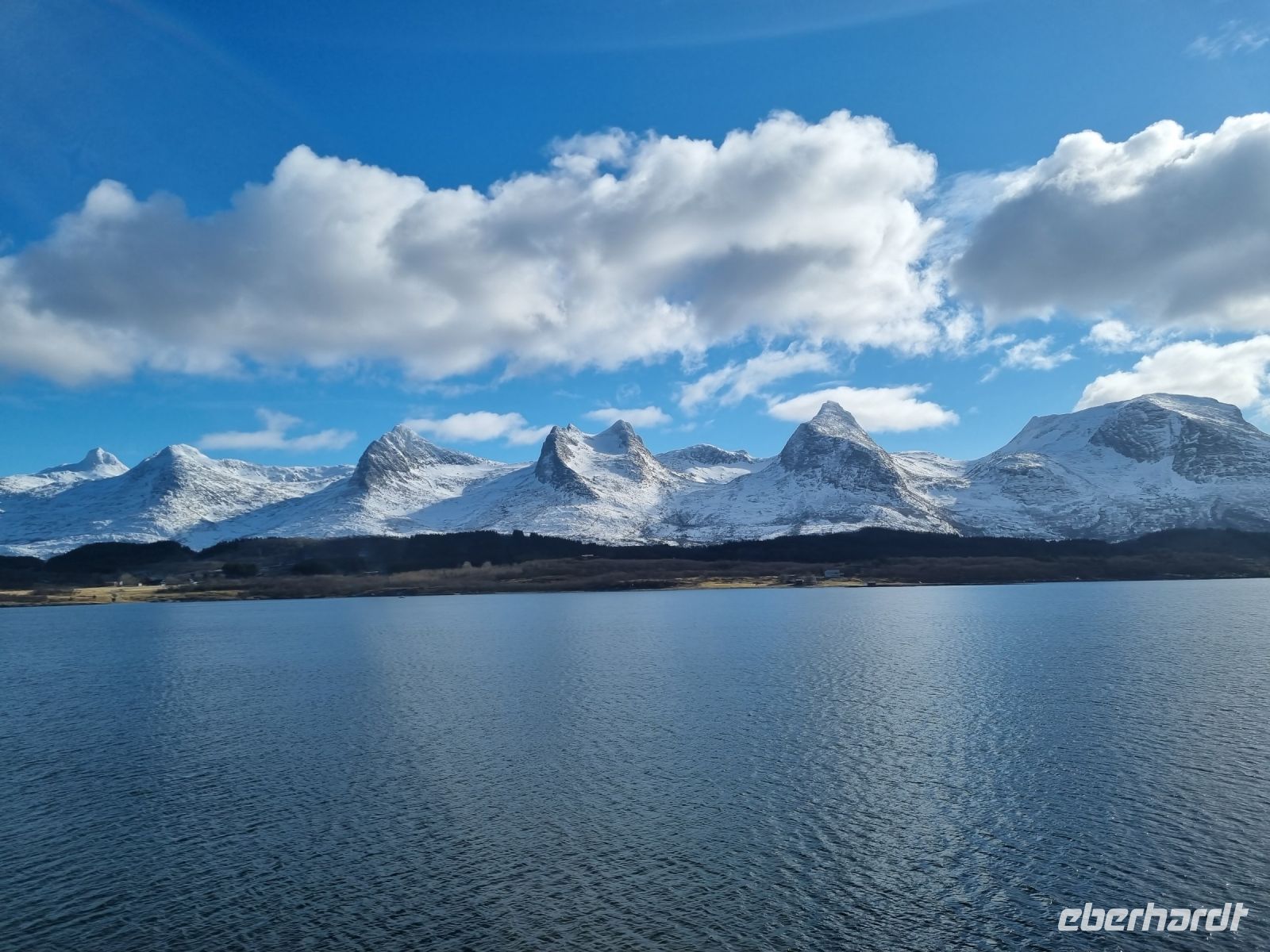 Helgelandküste zwischen Sandnessjøen und Brønnøysund... (Bergkette 